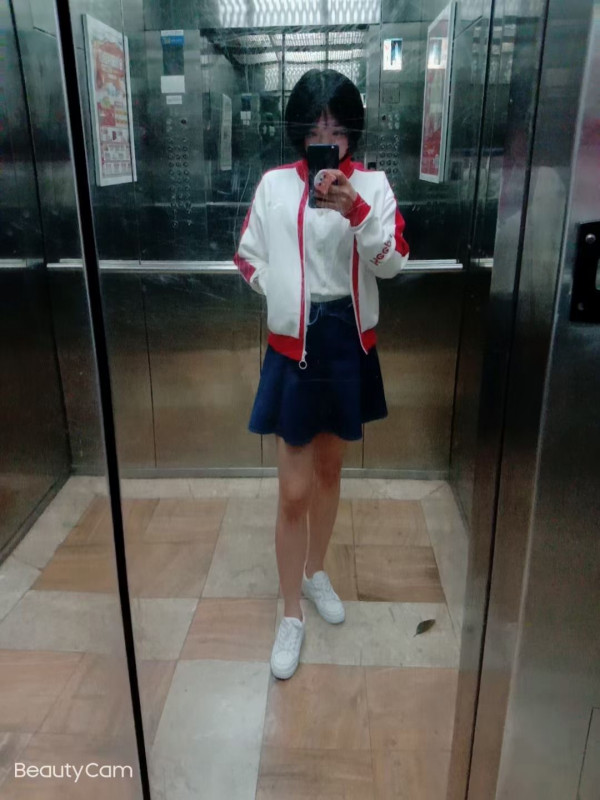 很可爱的小妹妹